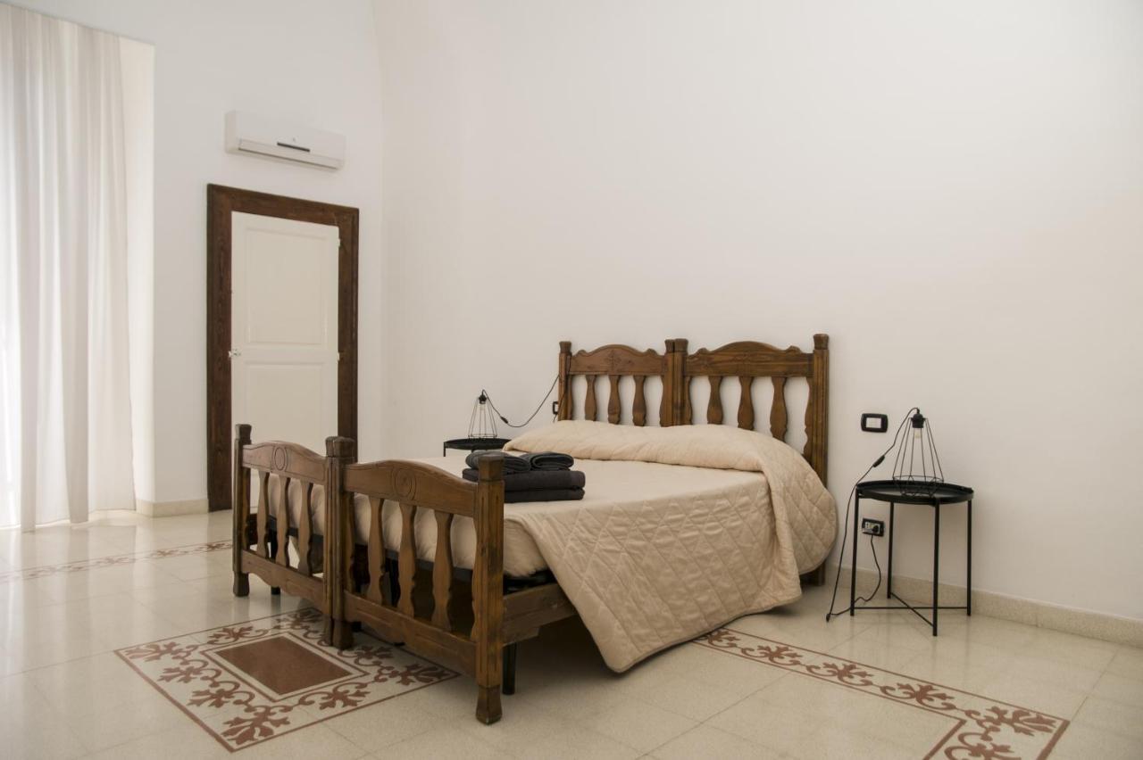 Palazzo Italia Apartments Bari Bagian luar foto