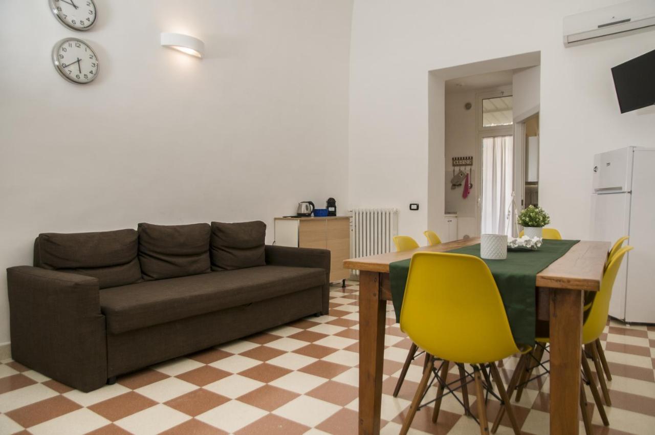 Palazzo Italia Apartments Bari Bagian luar foto