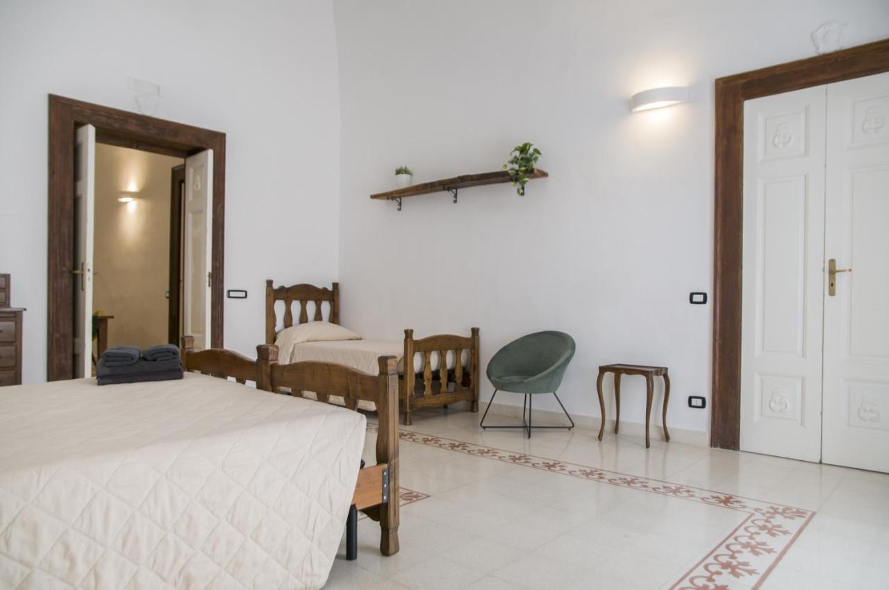 Palazzo Italia Apartments Bari Bagian luar foto