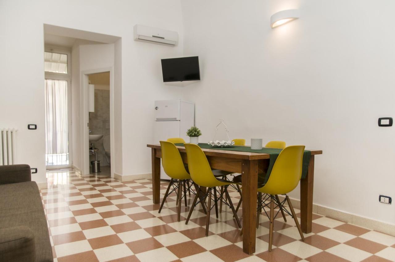 Palazzo Italia Apartments Bari Bagian luar foto