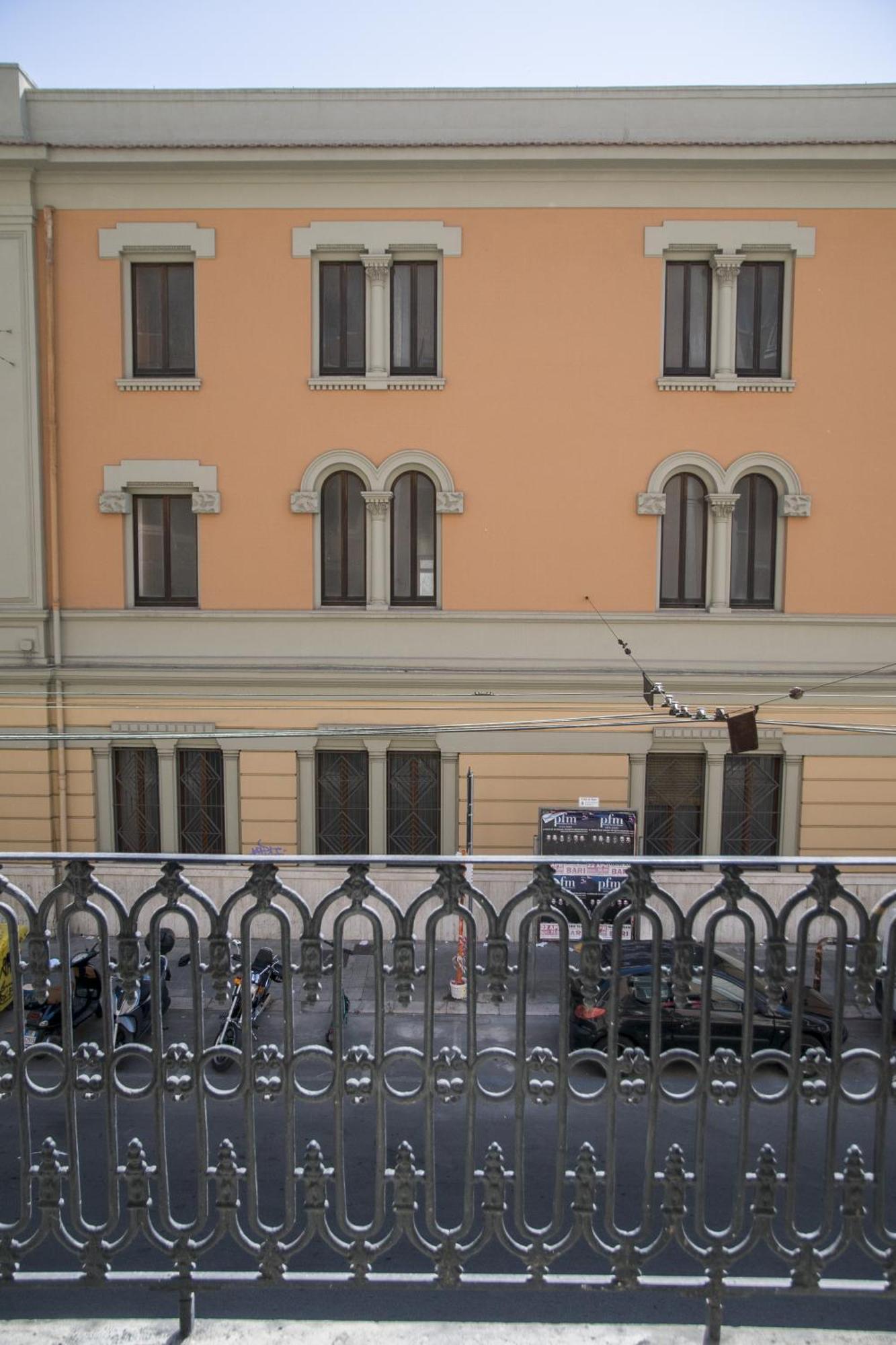 Palazzo Italia Apartments Bari Bagian luar foto